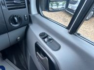 VOLKSWAGEN CRAFTER CR35 MWB LOW ROOF 2.0 TDI *6 SPEED!!! - 2120 - 10