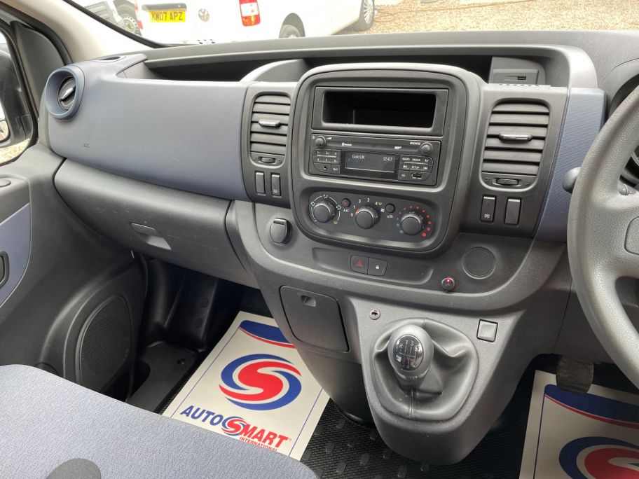 Used VAUXHALL VIVARO 2900 L1H1 **AIR CON** 1.6 CDTI 120BHP *6 SPEED ...