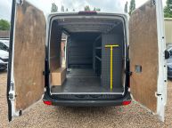 VOLKSWAGEN CRAFTER CR35 MWB LOW ROOF 2.0 TDI *6 SPEED!!! - 2120 - 21