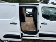 VAUXHALL COMBO 2300 L2H1 *AIR CON* SPORTIVE 1.5 TURBO D *EURO 6!!! - 2156 - 19